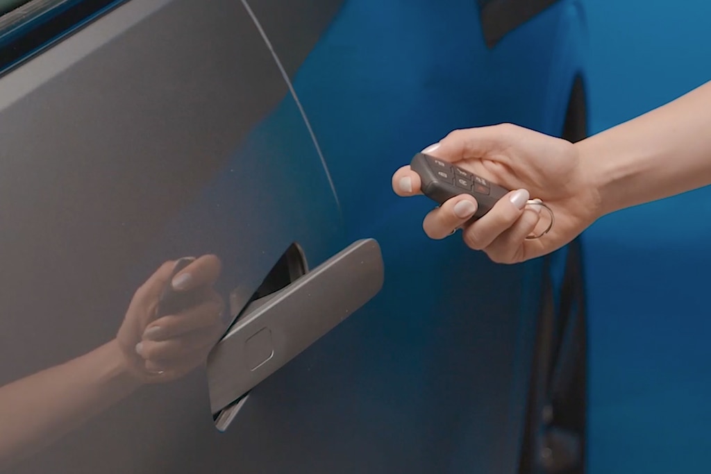 Tecnologia Easy Entry no Equinox EV Elétrico da Chevrolet